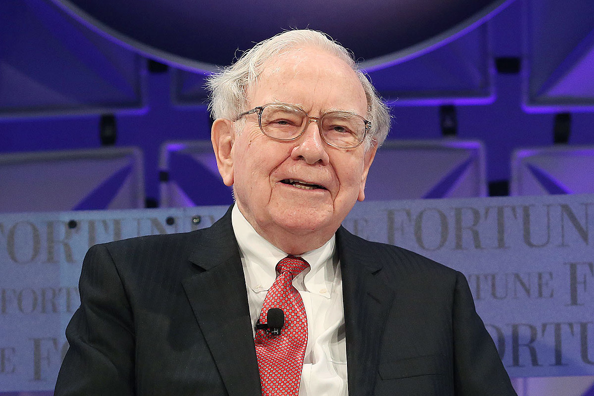 Warren Buffett Drinks 5 Cans Of Coke Daily At The Age Of 93 93 साल की