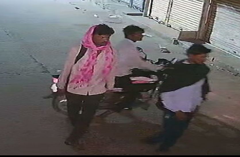 Live video of theft… See how the thieves dared… |  Live video of theft… See how the thieves dared…

 | Pro IQRA News