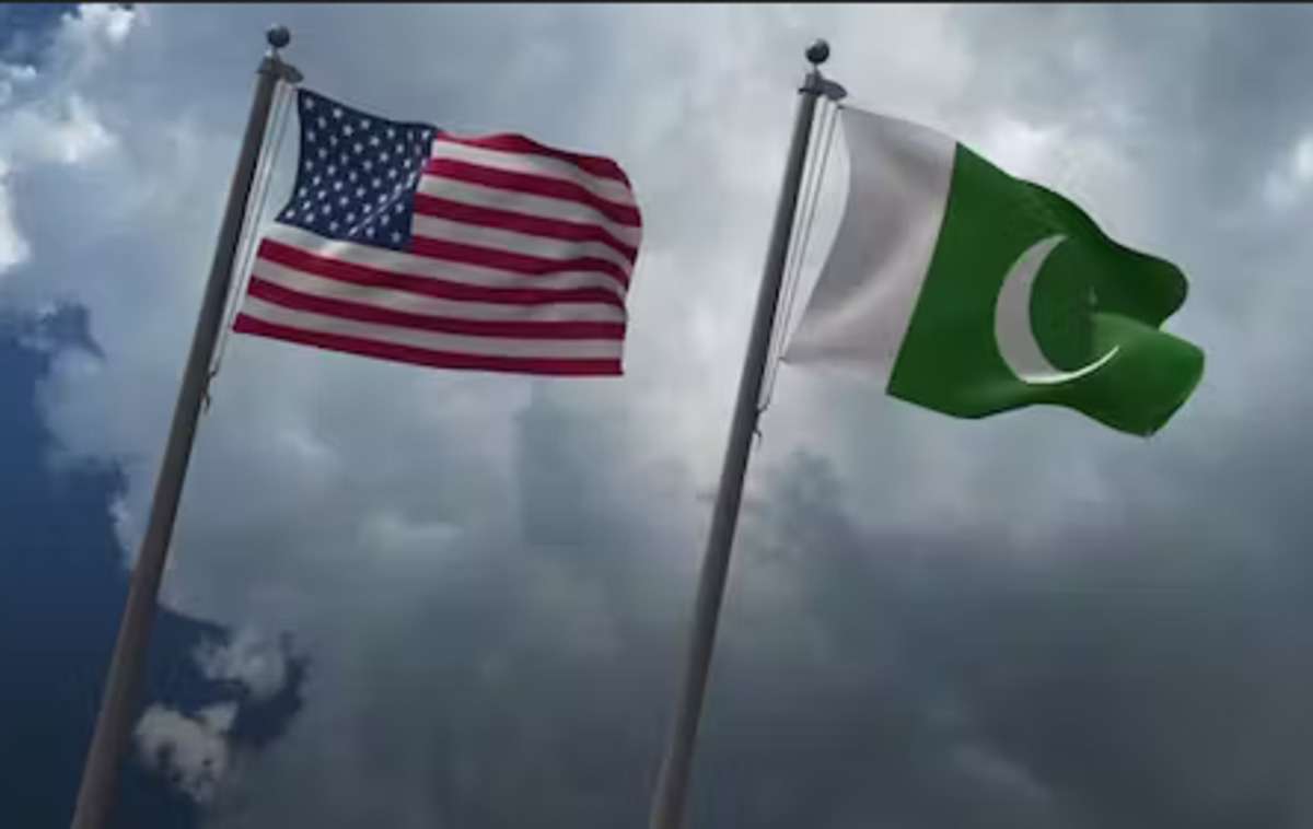america_and_pakistan_flags.jpg