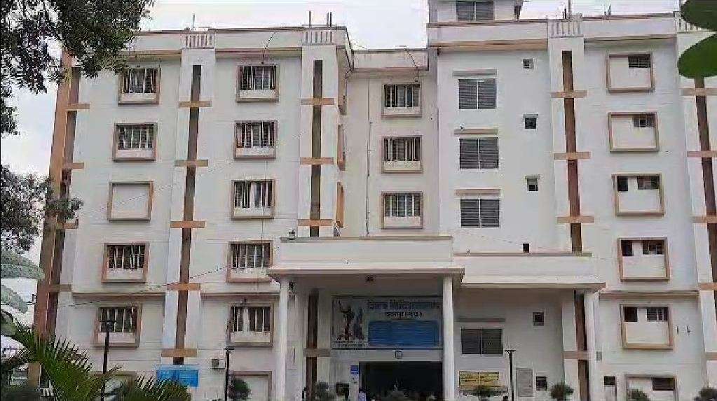 जिला अस्पताल भवन में नहीं संरक्षित हो रहा बारिश का पानी