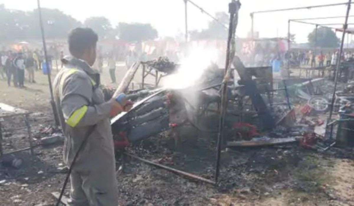 मथुरा के पटाखा बाजार में लगी भीषण आग , सामने आई दिल दहला देने वाली तस्वीरें