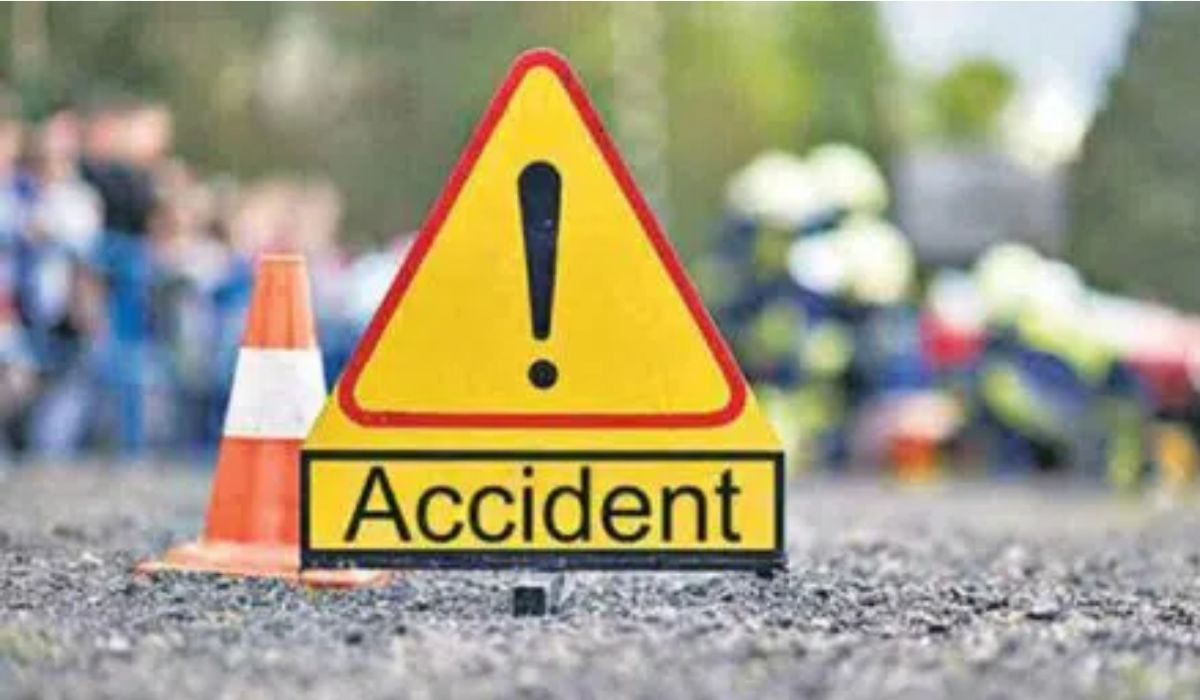 Uncontrolled car crushed 6 people in Noida 1 died