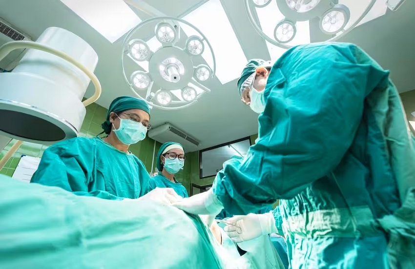 ऑपरेशन के लिए दो हार्ट सर्जन, लेकिन एनेस्थेटिस्ट, परफ्यूजिनिस्ट व फिजिशियन असिस्टेंट नहीं