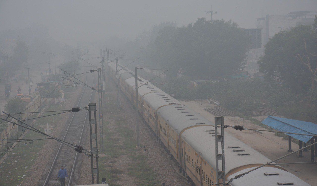 weather update : अलवर में छाने लगा कोहरा धुंधला नज़र आने लगा शहर |Fog ...