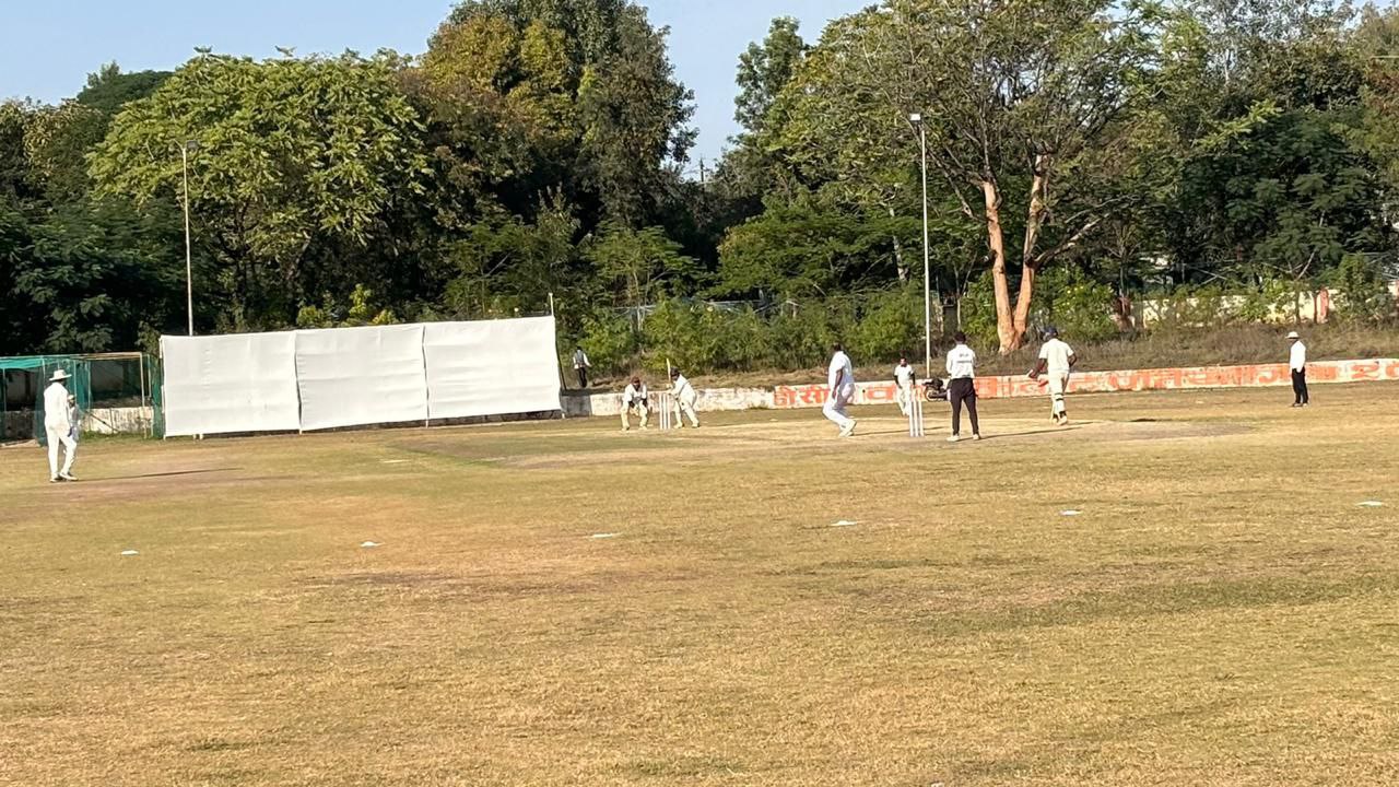 Sports: फ्रेंड्स क्लब ने सतपुड़ा सिंघम को 5 विकेट से हराया