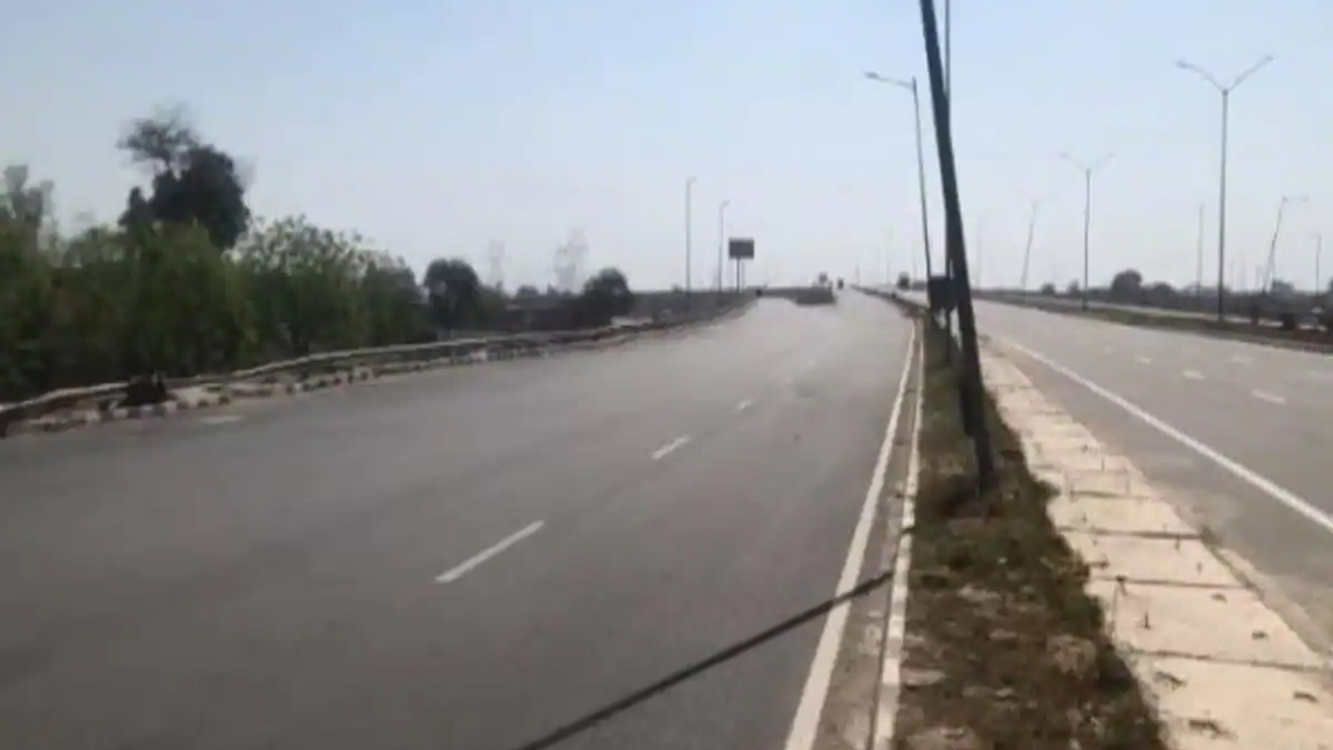 path-cleared-for-widening-of-moradabad-kashipur-road_2.jpg