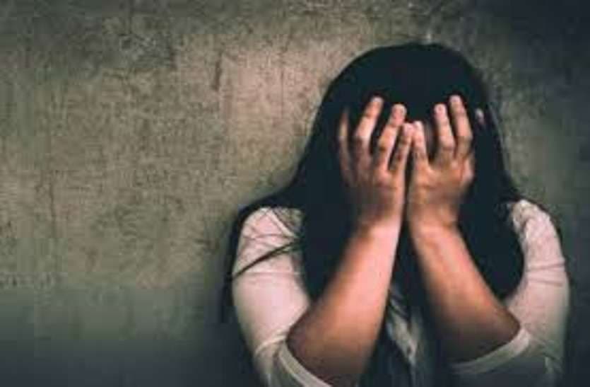 Mumbai resident girl filed a case of gang rape