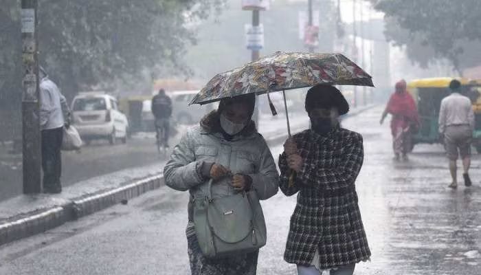 यूपी में आज से दो दिनों तक होगी बारिश, रिकॉर्ड तोड़ सर्दी पड़ने का IMD अलर्ट जारी