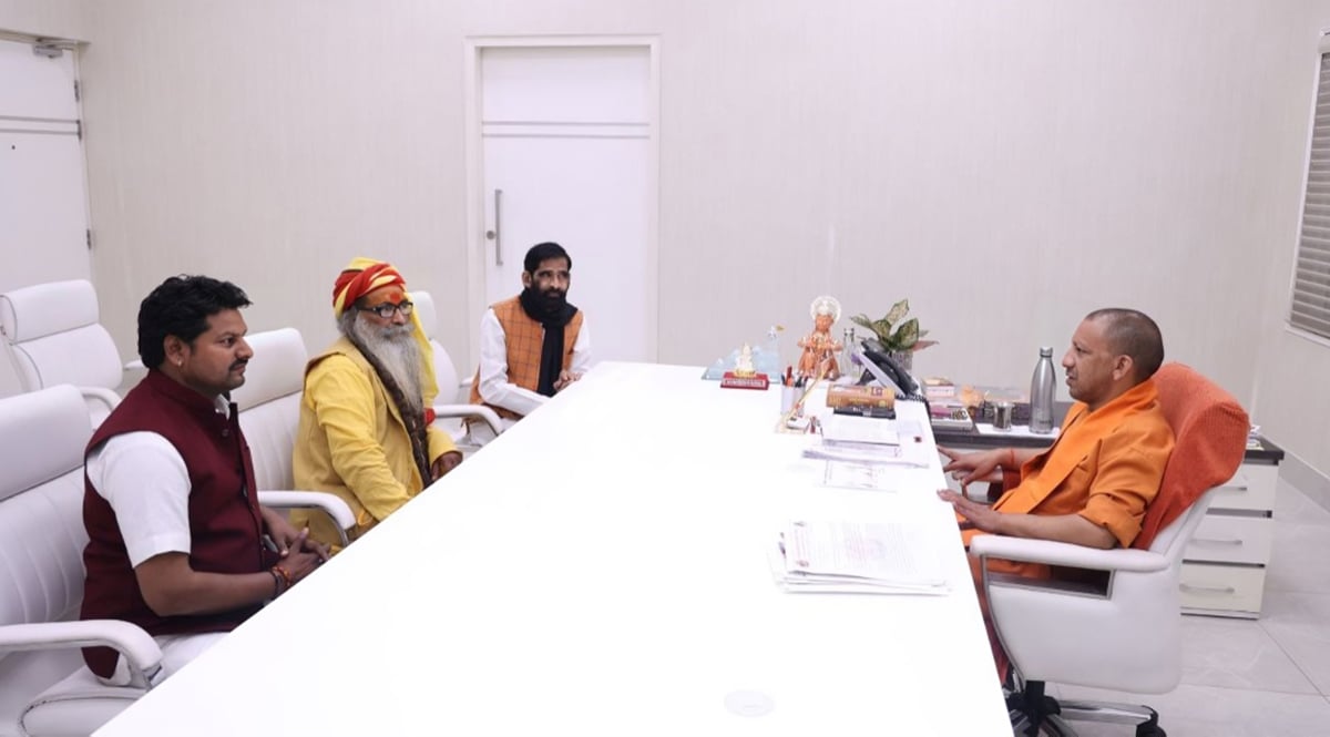 MLA Jawahar Lal Rajput discussing the project with CM Yogi