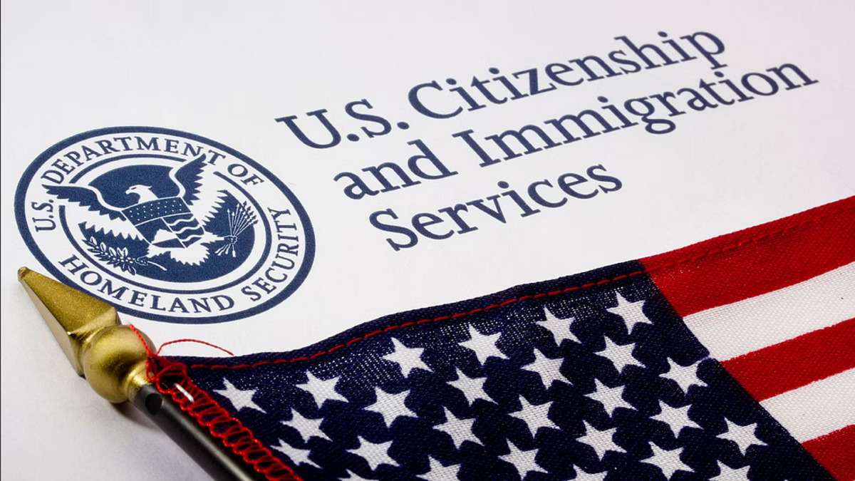 us_citizenship_immigration_services.jpg