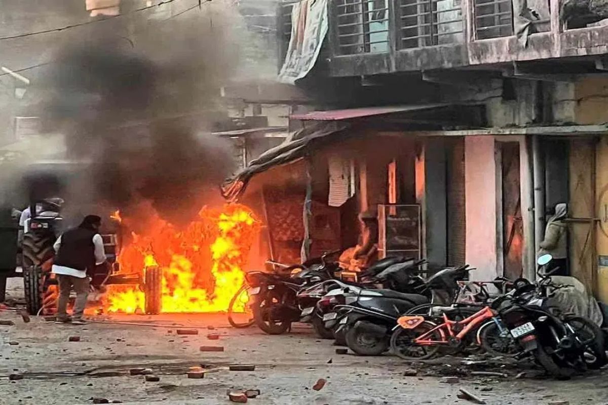 बनभूलपुरा हिंसा: पुलिस के रडार पर 5000 मोबाइल नंबर, 500 घरों में छापेमारी, 27 लोगों की गिरफ्तारी