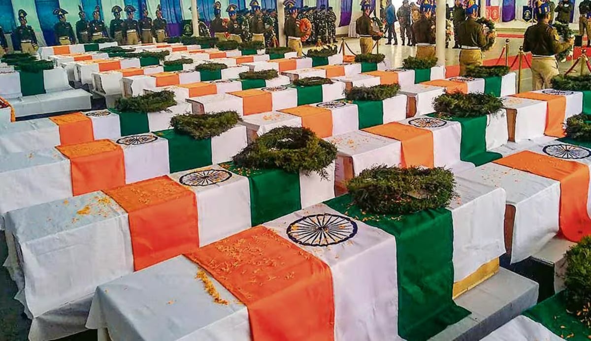 Pulwama Attack: पुलवामा आतंकी हमले को 5 साल पूरे, 40 जवानों की शहादत का भारत ने दिया था मुंहतोड़ जवाब