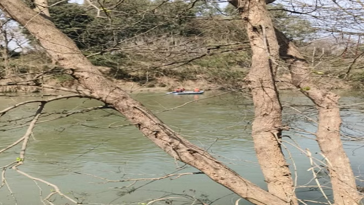 Bijnor News: रिश्ता टूटने का दुख युवक नहीं कर सका बर्दाश्त, नदी में कूदकर जान देने का किया प्रयास, तलाश में जुटे गोताखोर