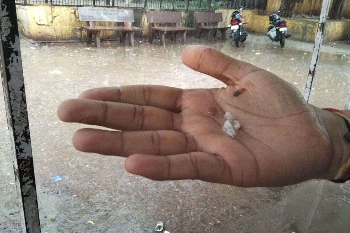 Rajasthan Weather : राजस्थान के इन हिस्सों में बदला मौसम, ओलावृष्टि के साथ हुई बारिश