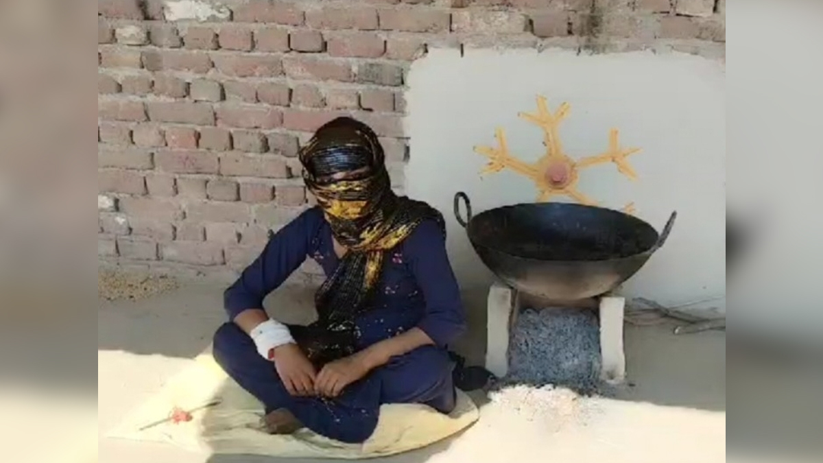 in sambhal bride was sitting with mehendi on her hands