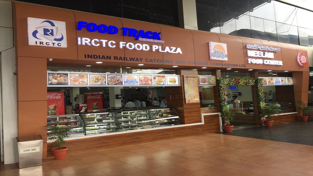 IRCTC Food: रेलवे ने देश के स्टेशनों पर सुरक्षित, सेहतमंद और स्वादिष्ट भोजन का किया इंतजाम, यहां चेक करें पूरी लिस्ट
