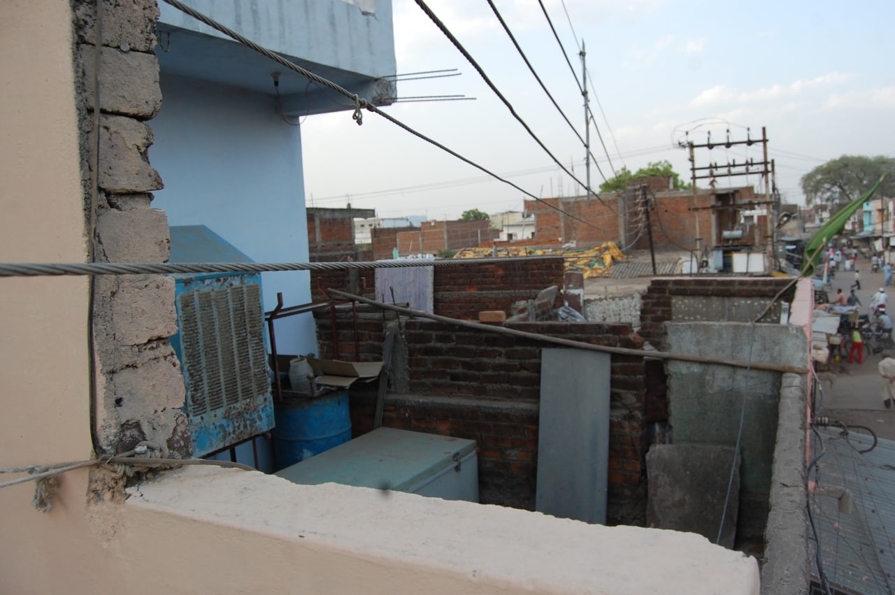 विजयनगर : मकानों में करंट का खतरा