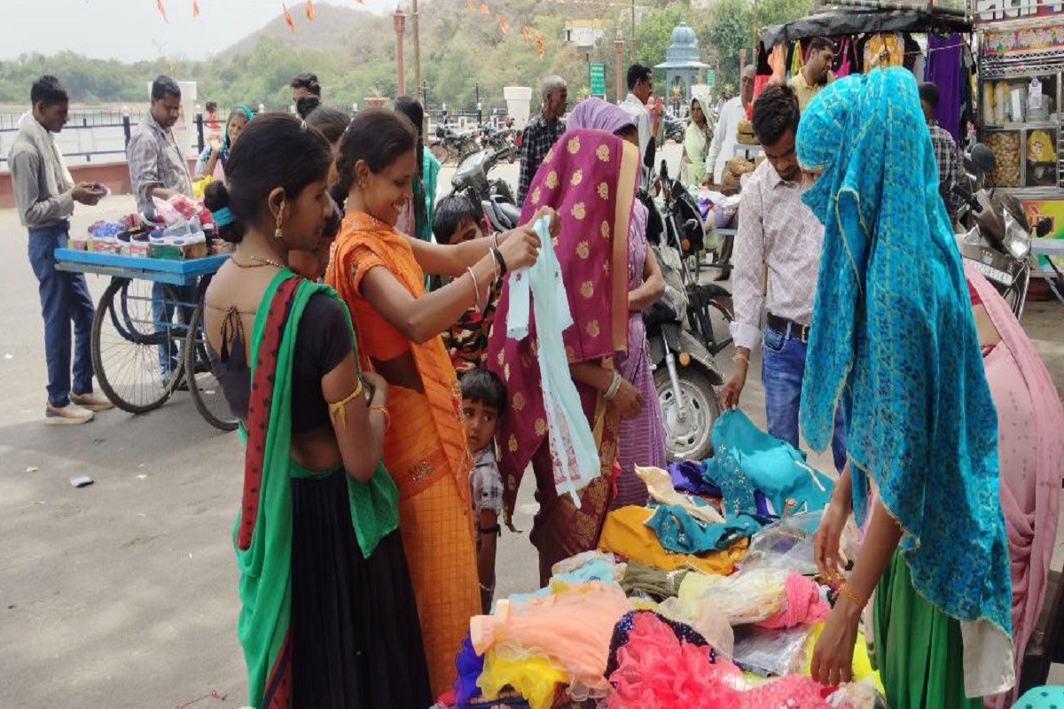Holi Festival : रंग, उल्लास और उमंग का त्योहार है होली, घर लौटने लगे हैं परदेशी