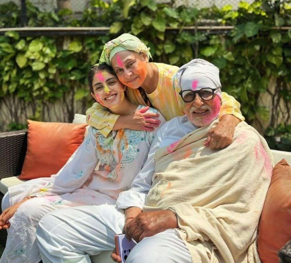 Holi celebration photos of bollywood celebrities amitabh bachchan family to katrina kai