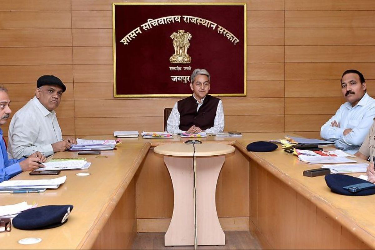 राजस्थान मुख्य सचिव ने 5 पड़ोसी राज्यों के साथ की समीक्षा बैठक, चुनावी  तैयारियों का जायजा लिया | Rajasthan Chief Secretary Sudhansh Pant held  review meeting with 5 neighboring ...