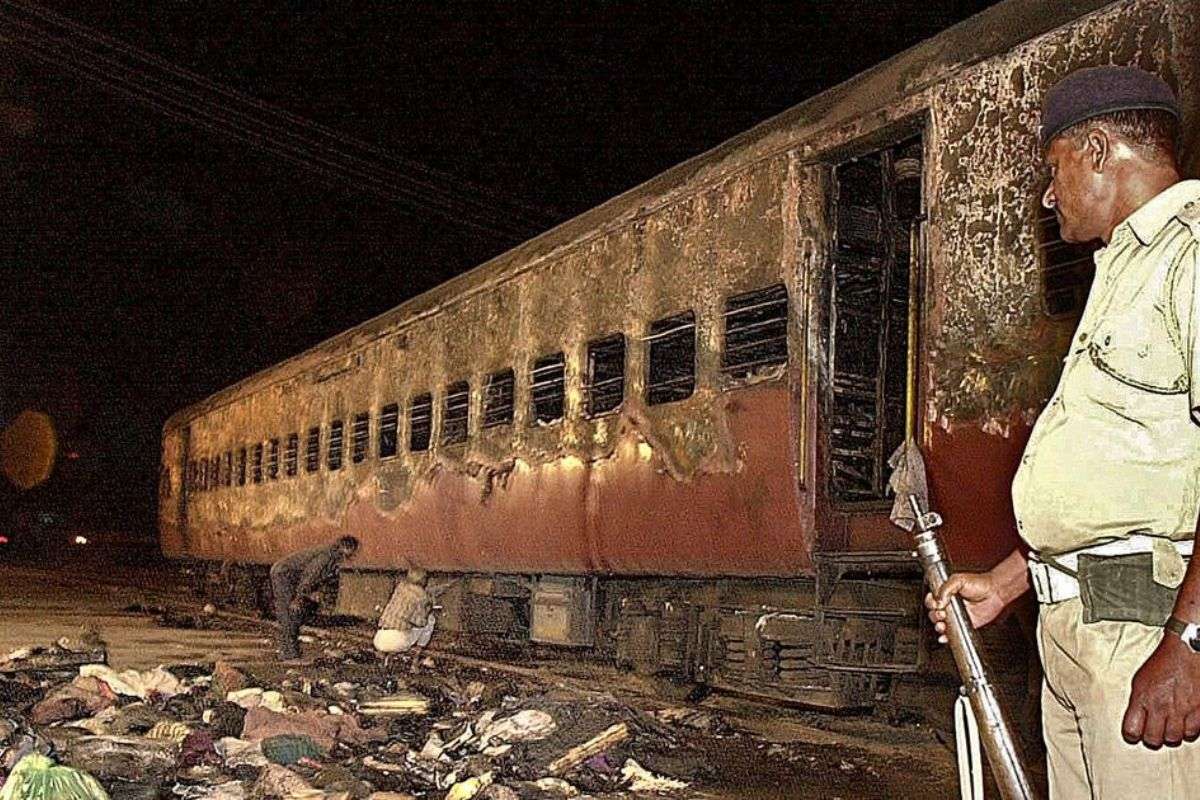 sabarmati_report_godhra_accident.jpg