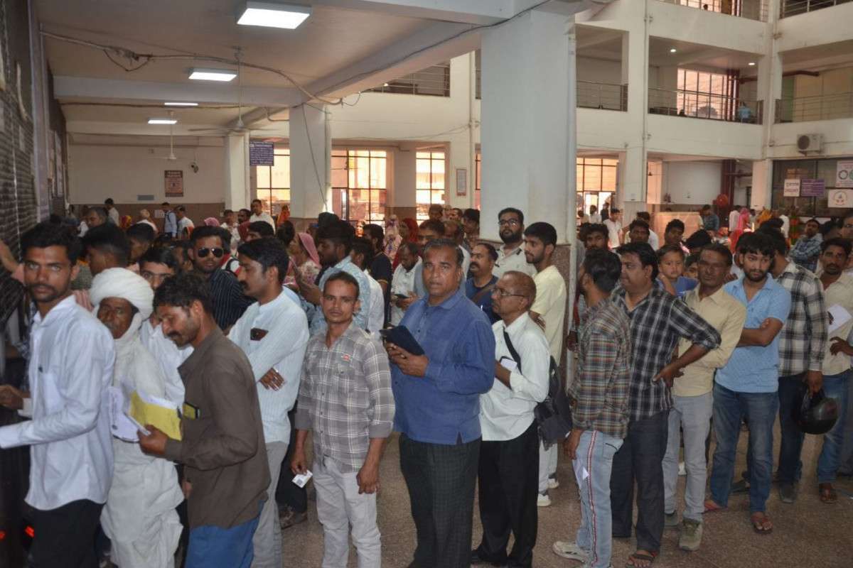 Rajasthan News: रेजिडेंट डॉक्टरों ने किया दो घंटे काम का बहिष्कार, अनिश्चितकालीन हड़ताल की चेतावनी