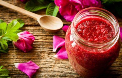2 चम्मच गुलकंद बचाता है लू से, जानिए कुछ और फायदे