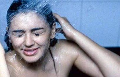 एक्ट्रेस हंसिका मोटवानी का नहाने वाला वीडियो वायरल