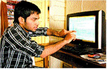 पढ़ाई पूरी हुई नहीं, बना दिया वेब रोबोट