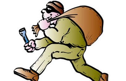 Theft विकास नगर में तीन लाख की चोरी