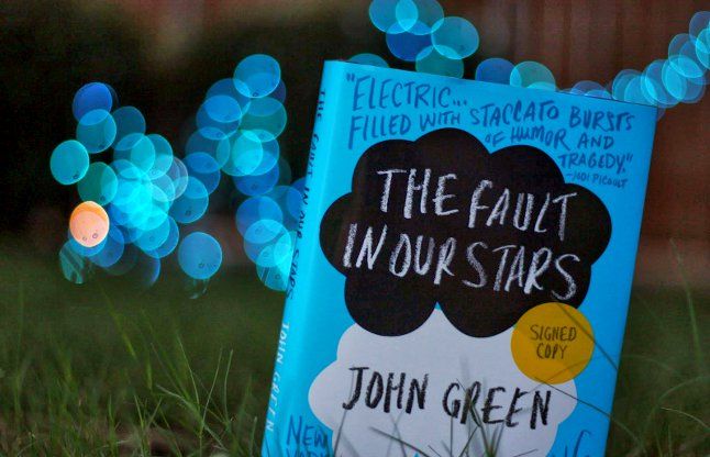 The fault in our stars द फॉल्ट इन आवर स्टार्स: जॉन ग्रीन