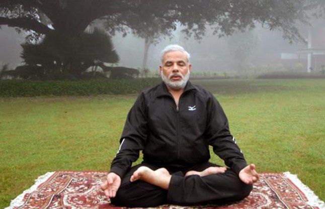 modi yoga पीएम मोदी के यह हैं 10 फिटनेस सीक्रेट्स