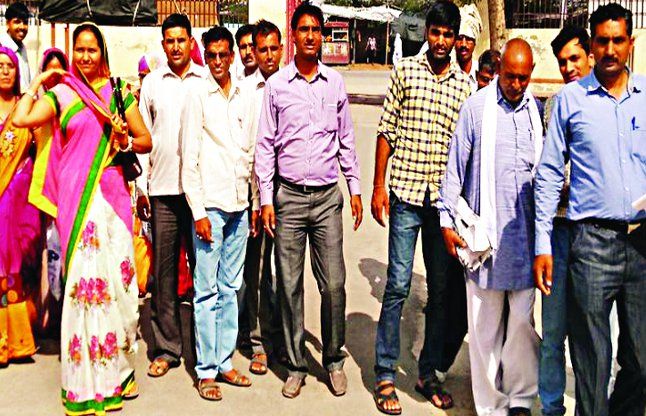 Churu photo सादुलपुर के शिक्षकों का प्रदर्शन