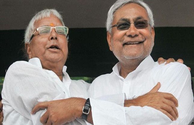 Lalu Nitish नीतीश ने लालू की संपत्ति मामले में तोड़ी चुप्पी, कहा - तीसरे को बोलने की जरूरत कहां