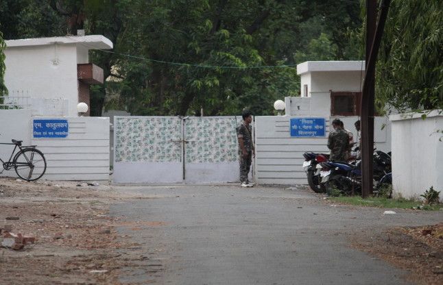threatening letter झीरम कांड की सुनवाई कर रहे जज के घर ब्लास्ट, धमकी भरा पत्र भी फेंका