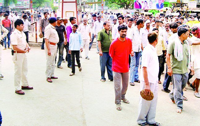 Vidisha photo लाश रखकर चौराहे पर प्रदर्शन