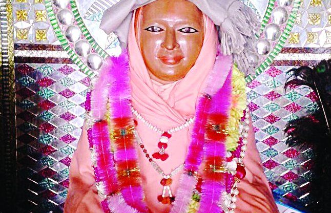 Alwar news मंदिर का ताला तोड़कर चार चांदी के छत्र चोरी