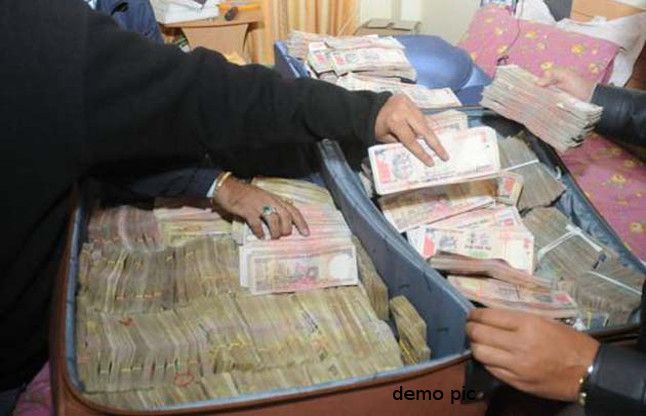 Disproportionate assets क्रिमिनल अनिल ओझा की संपत्ति होगी जब्त, छात्र नेता की हत्या का है आरोपी