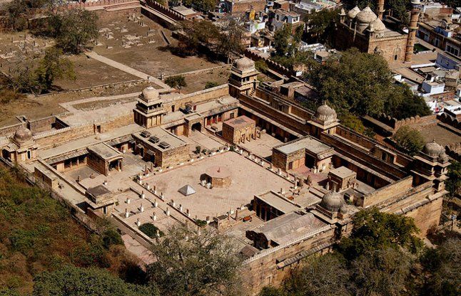 gujari mahal gwalior king Raja mansingh mrignayni गूजरी महल: जब ग्वालियर के राजा को भा गई थी ग्वालिन