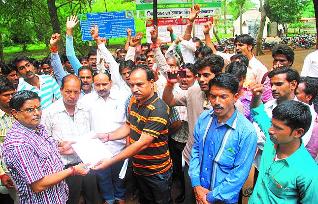 ashoknagar धार्मिक स्थलों से हटाई जाएं मांस और अंडे की दुकानें