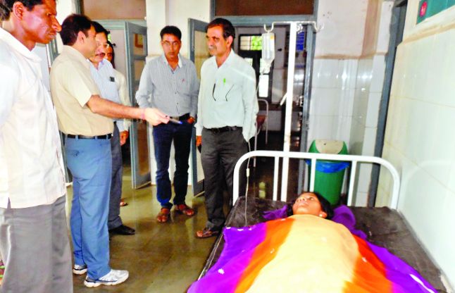 hosangabad कन्या छात्रावास की तीन छात्राओं को उल्टी-दस्त