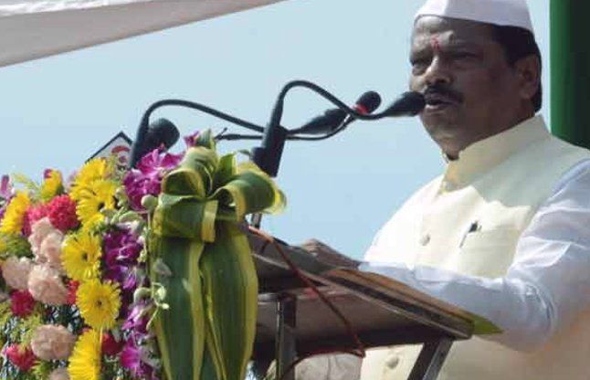 CM Ranchi, governor hoisted the tricolor in Dumka सीएम ने Ranchi, राज्यपाल ने Dumka में फहराया तिरंगा