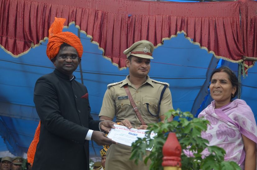 balaghat सीताखोह की सरपंच एवं सचिव सम्मानित