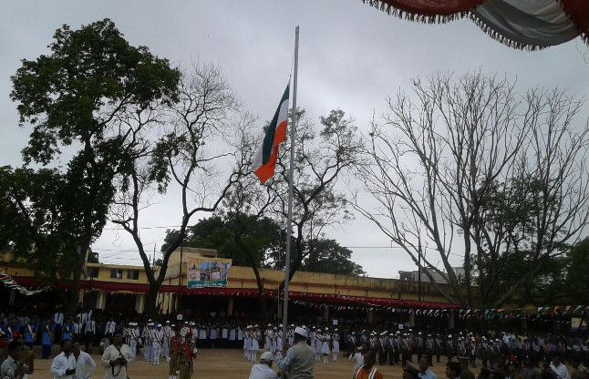 Independence Day स्वतंत्रता दिवस : सरायपाली में विधायक ने उल्टा फहराया तिरंगा