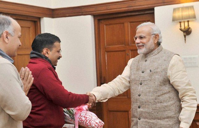 modi and kejriwal PM मोदी दिल्ली सरकार के कामकाज में सहयोग करें: केजरीवाल