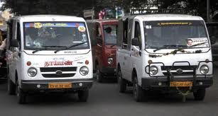 indore शारदा कन्या स्कूल पहुंचा प्रशासन मैजिक वालों को बाहर खदेड़ा