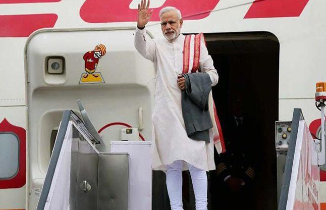 Modi leaves for Malaysia, Singapore आतंकवाद का धर्म से कोई लेना-देना नहीं, एकजुट हो दुनियाः मोदी