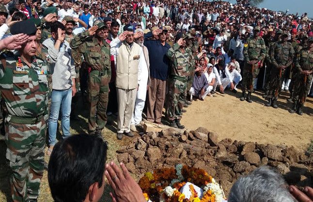 Captain Pawan शहीद कैप्टन पवन का राजकीय सम्मान के साथ अंतिम संस्कार