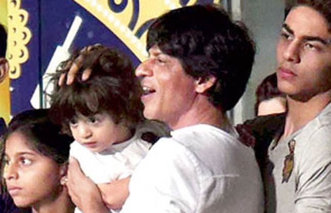 shahrukh khan शाहरुख ने कहा, अभिभावकता दर्शाती है डर और विफलता