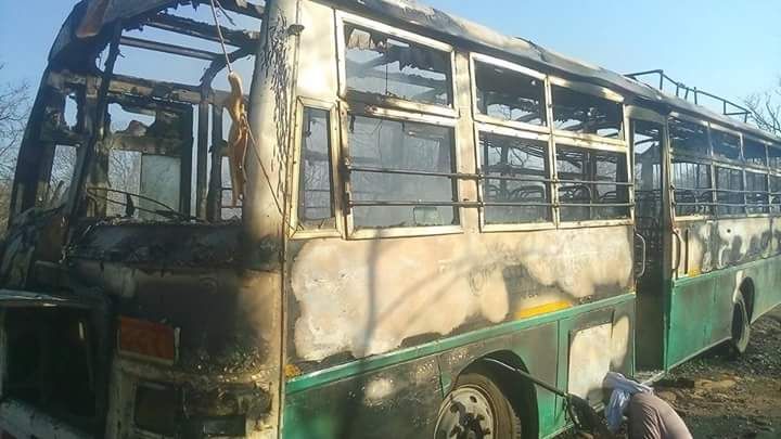 satna news Burning Bus: शार्ट सर्किट से लगी आग, यात्री सुरक्षित